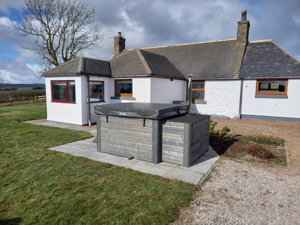 Meikle Aucheoch Cottage, Hot Tub, Near Maud, In The Heart Of Aberdeenshire Holiday home
