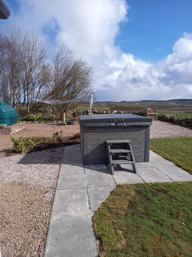 Meikle Aucheoch Cottage, Hot Tub, Near Maud, In The Heart Of Aberdeenshire Holiday home *